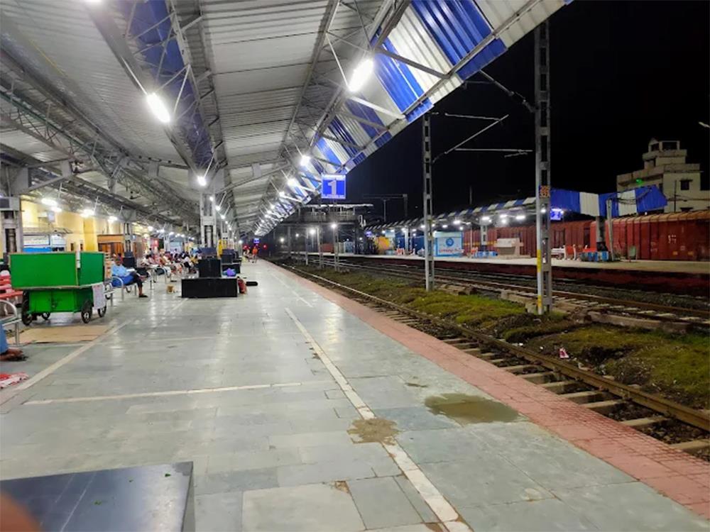 Construction of Station - cum - S&T building, gate lodges, PF sheds, Foot Over bridges, Passenger Platforms, Station approach roads, Level crossing roads, Supply and fixing of lifting barriers, yard drain, circulating area, Construction and fixing of various sectional boards and other allied and misc. works between Sagauli (including) to Bettiah (including) in connection with SGL-NKE doubling project under Dy. CE/Con/BTH in Samastipur Division