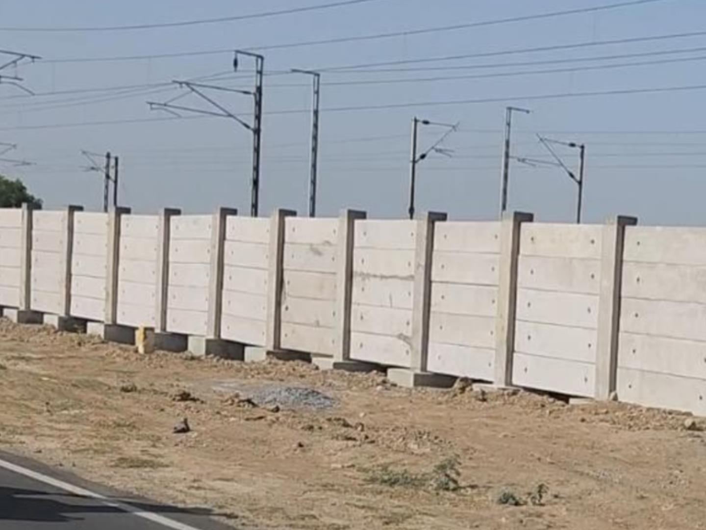 Construction of 200 Kms. RCC Boundary Wall for raising of speed from 130 Kmph to 160 Kmph in Tundla - Ghaziabad section under Sr.DEN/5/Prayagraj