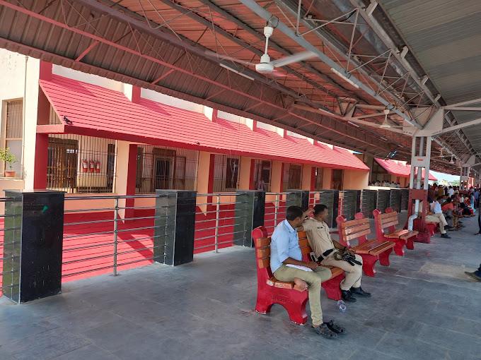 Construction of Station Building at Manigachi, Lohna Road Jhanjharpur and Tamuria along with platform wall and other miscellaneous work between Sakri to Nirmali (Excl) in connection with gauge conversion of Sakri - Mirmali section